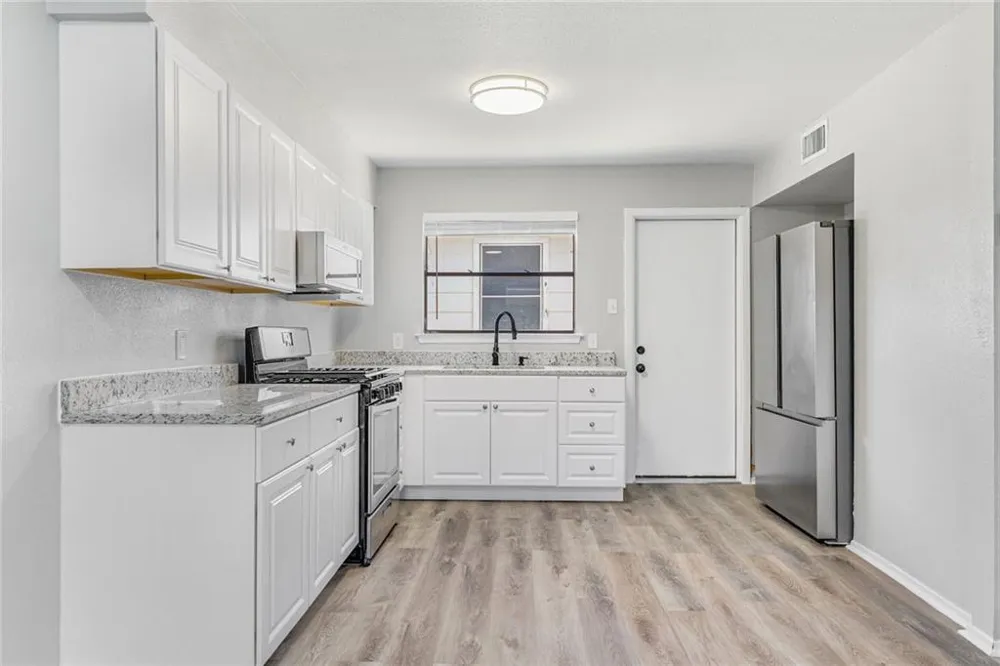 5645 Pinon Vista Drive Austin, TX 78724