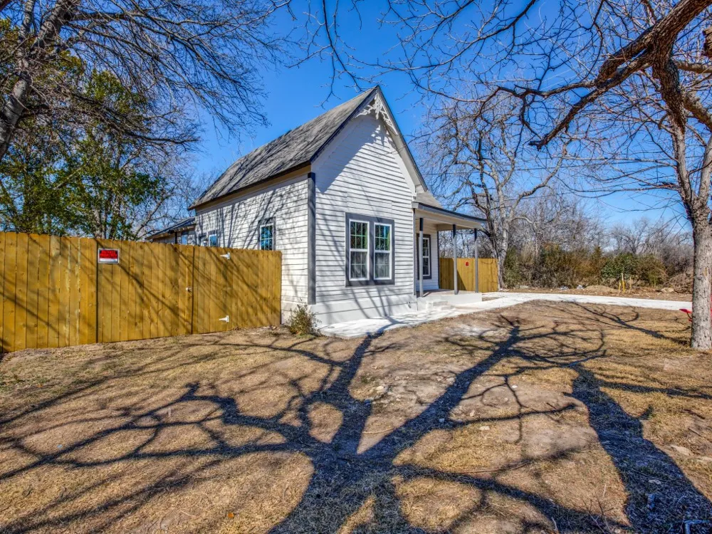3204 5TH AVENUE Fort Worth, TX 76110