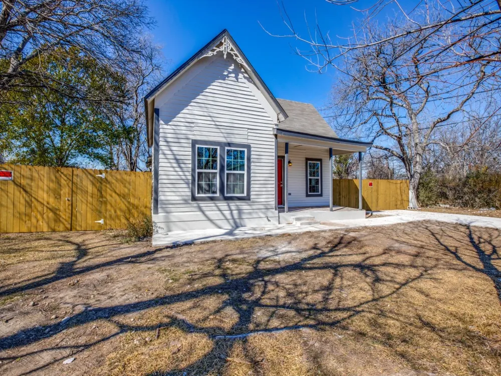 3204 5TH AVENUE Fort Worth, TX 76110