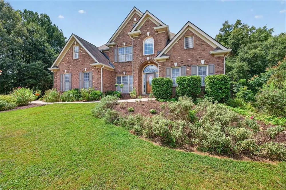 2194 Indian Shoals Drive NE Loganville, GA 30052