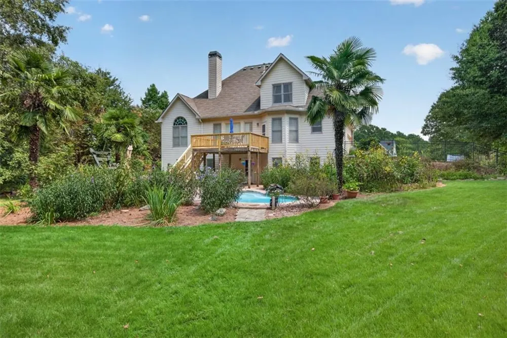 2194 Indian Shoals Drive NE Loganville, GA 30052