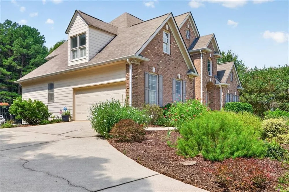 2194 Indian Shoals Drive NE Loganville, GA 30052