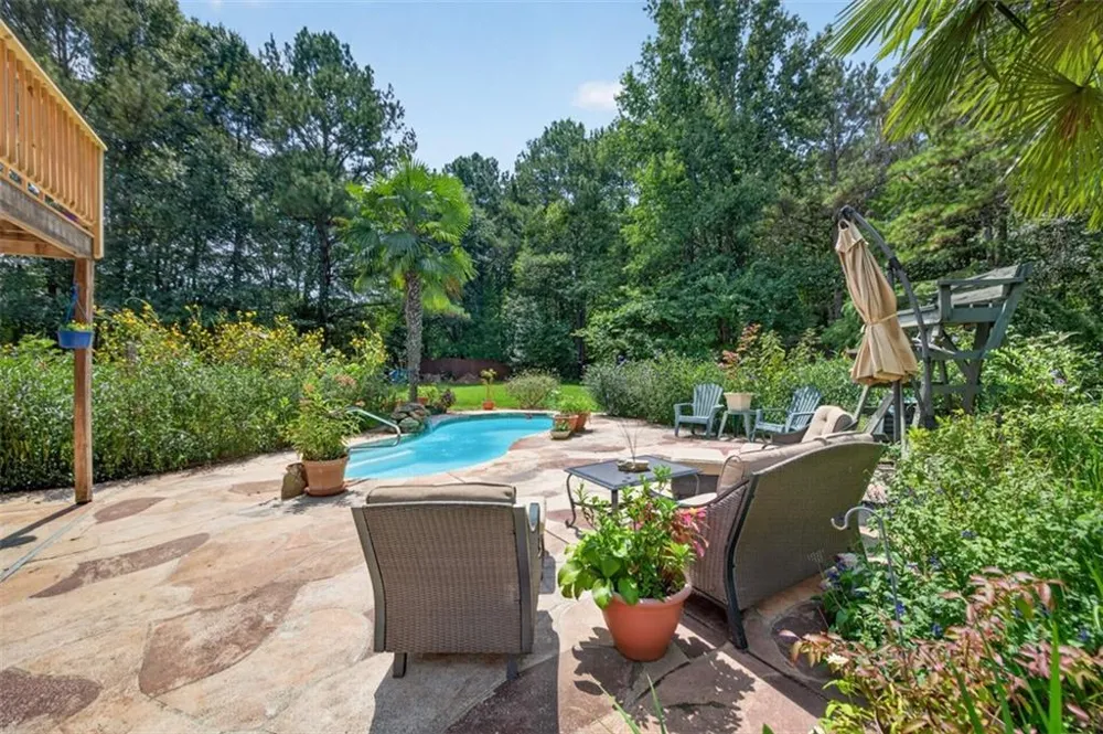 2194 Indian Shoals Drive NE Loganville, GA 30052