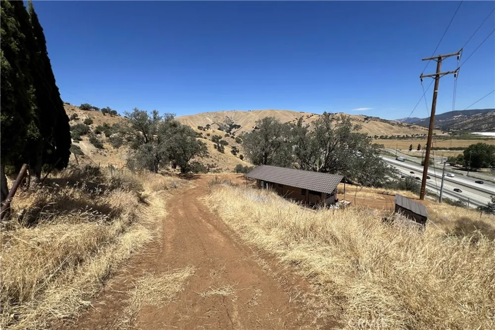 1588 Ridge Route Drive Lebec, CA 93243