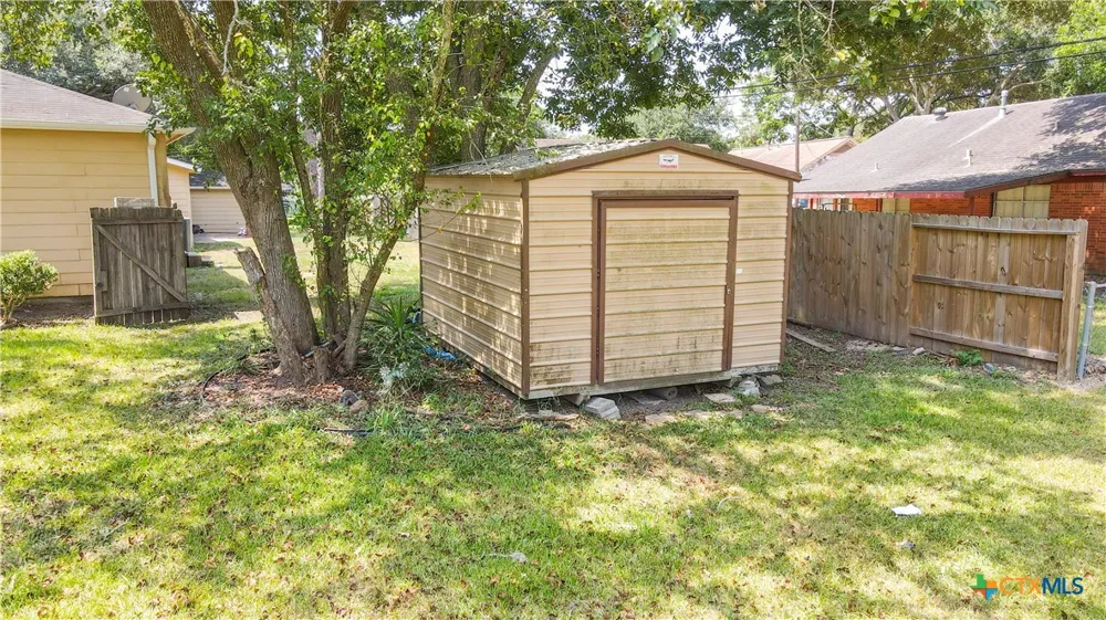 321 Circle Drive Wharton, TX 77488