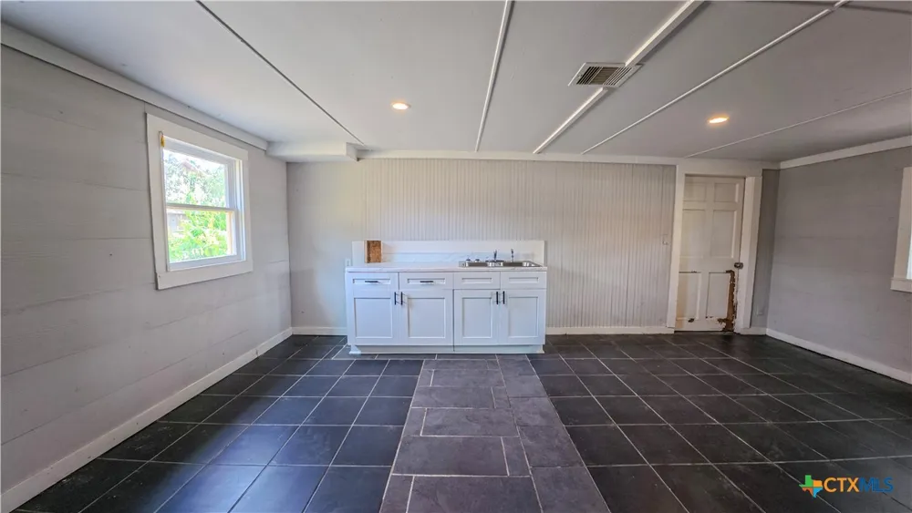 321 Circle Drive Wharton, TX 77488