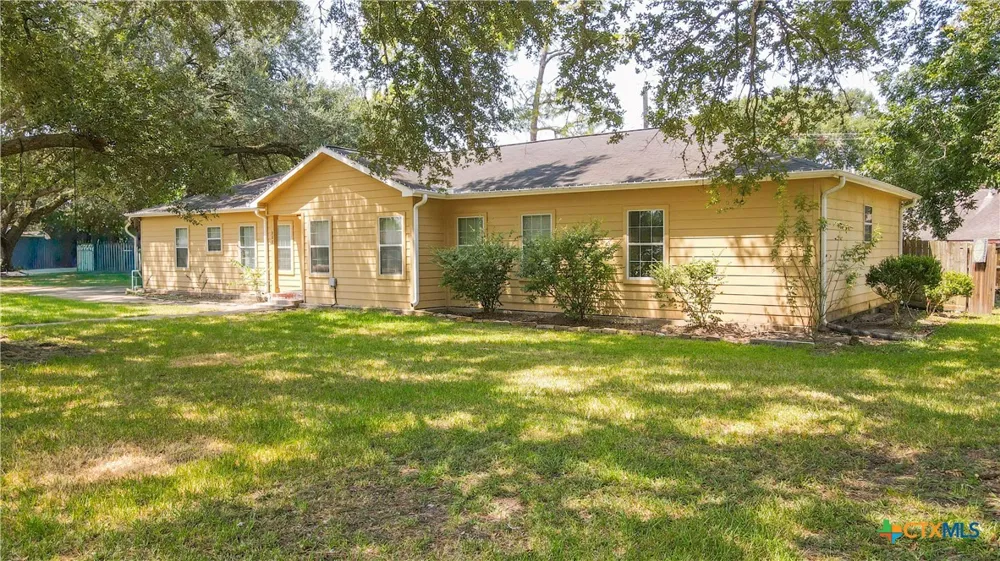 321 Circle Drive Wharton, TX 77488