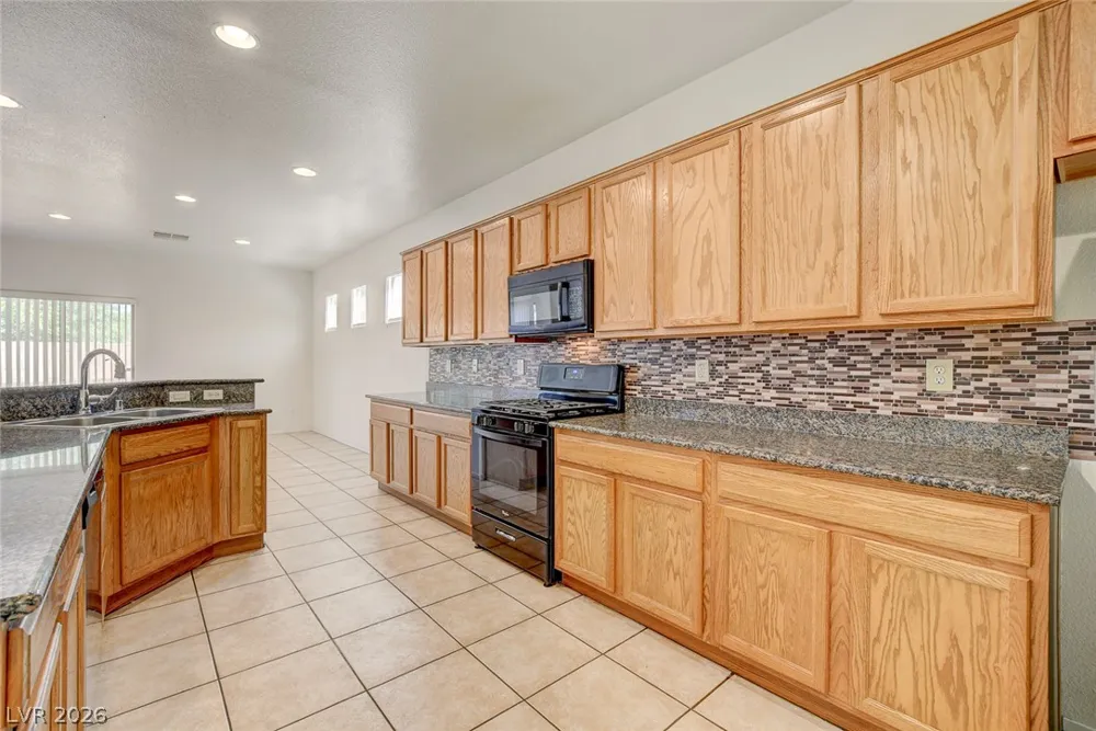 6724 DONNA STREET Las Vegas, NV 89086