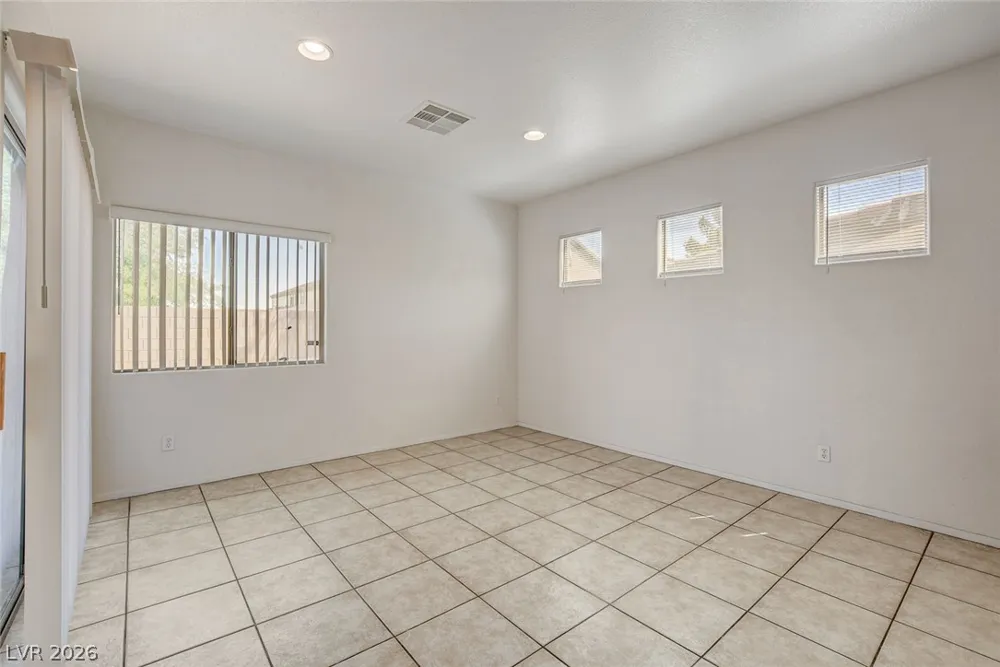 6724 DONNA STREET Las Vegas, NV 89086