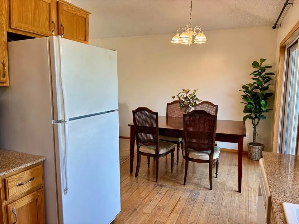 1283 Creekside Drive Waconia, MN 55387