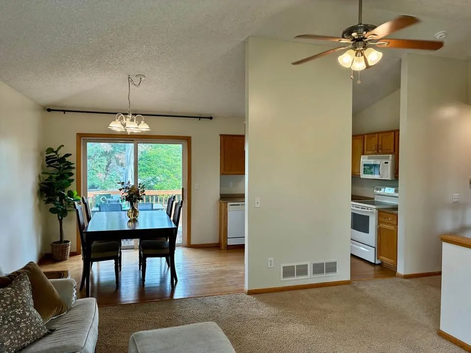 1283 Creekside Drive Waconia, MN 55387