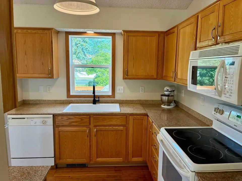 1283 Creekside Drive Waconia, MN 55387