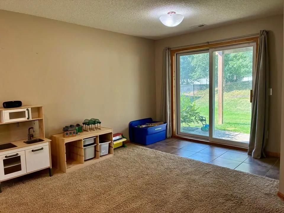 1283 Creekside Drive Waconia, MN 55387