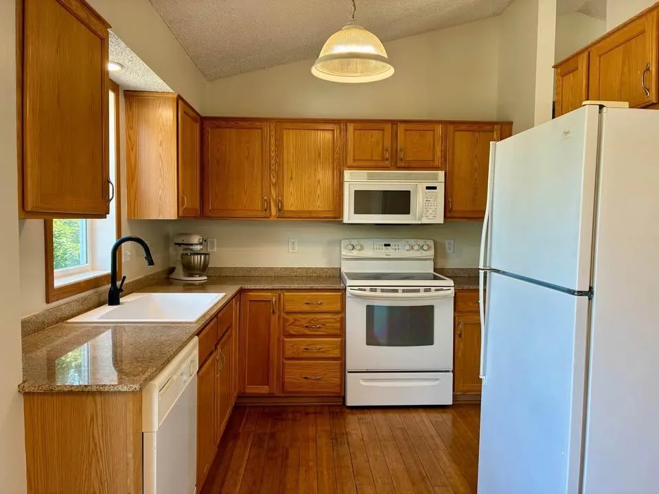 1283 Creekside Drive Waconia, MN 55387