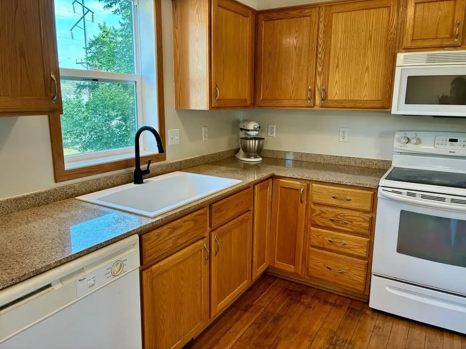 1283 Creekside Drive Waconia, MN 55387