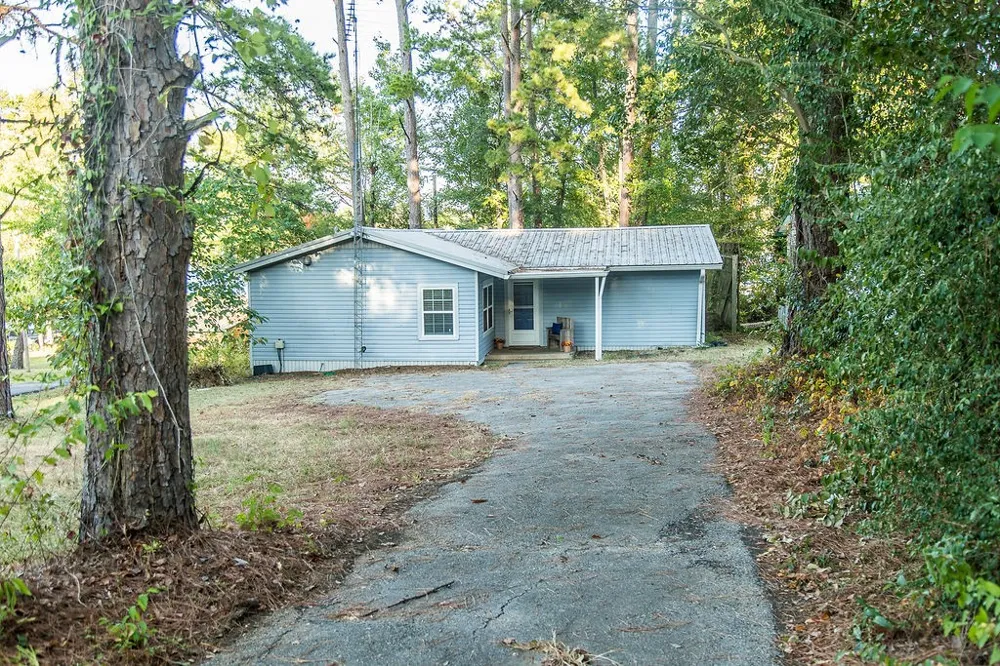 586 County Road 2298 Mineola, TX 75773