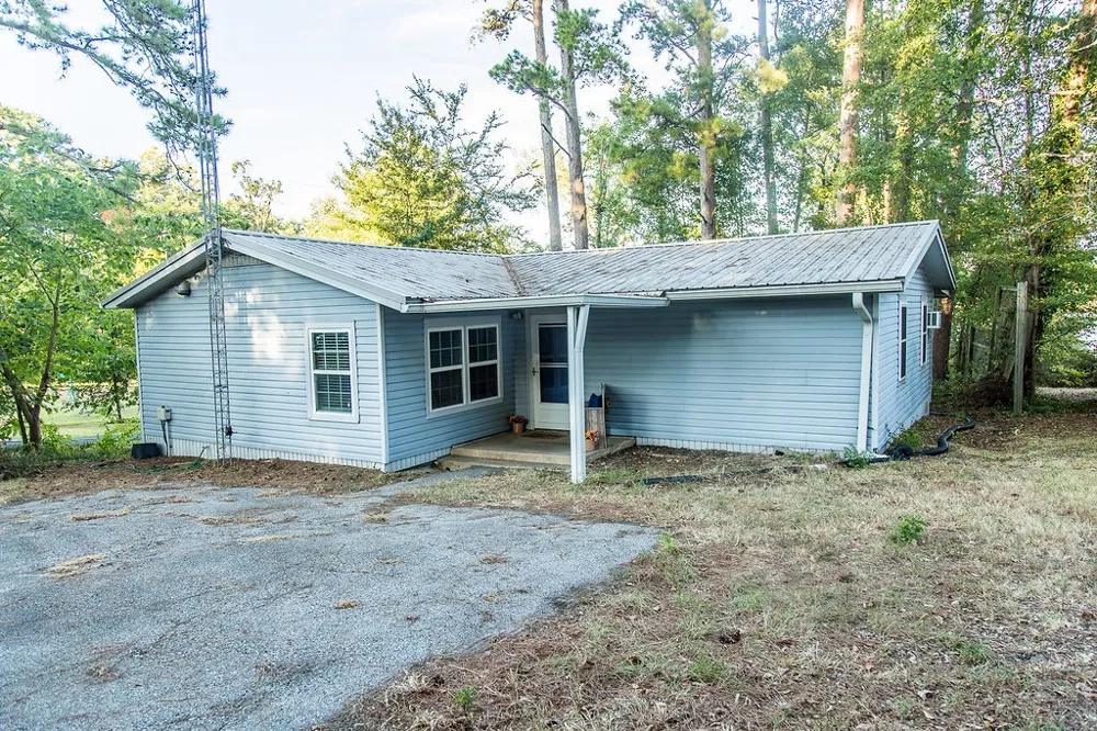 586 County Road 2298 Mineola, TX 75773