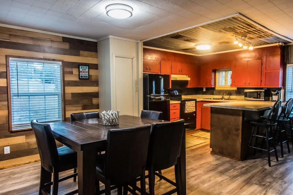 586 County Road 2298 Mineola, TX 75773