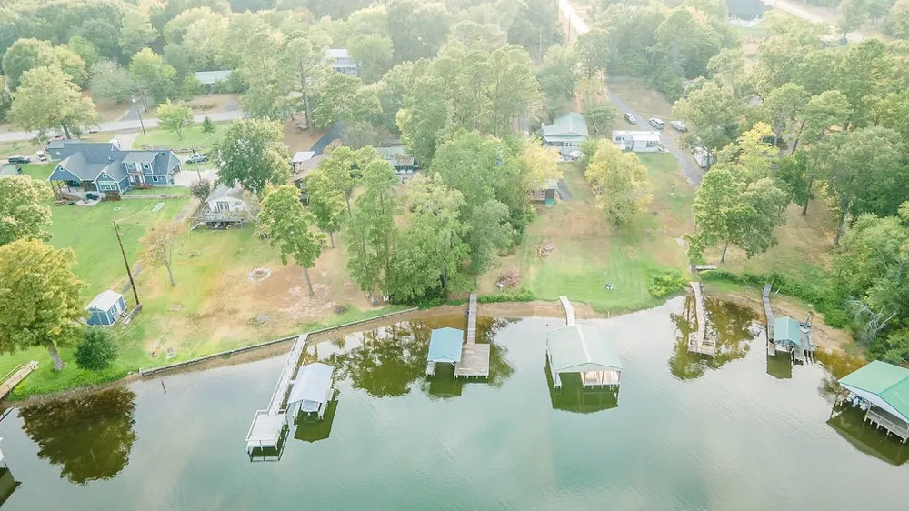 586 County Road 2298 Mineola, TX 75773