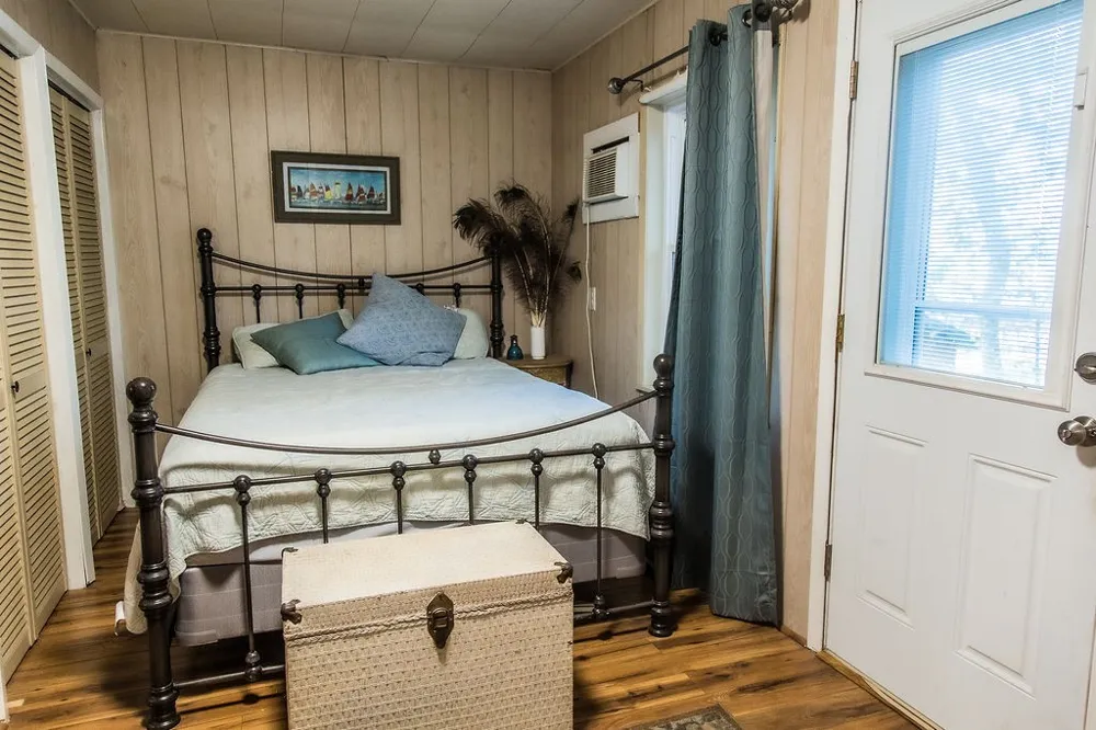 586 County Road 2298 Mineola, TX 75773