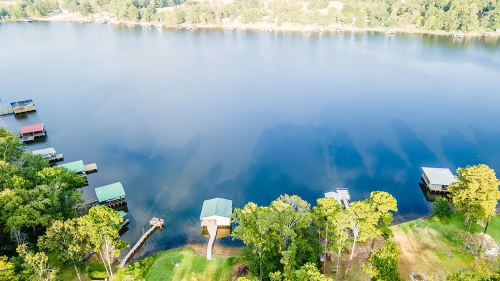 586 County Road 2298 Mineola, TX 75773