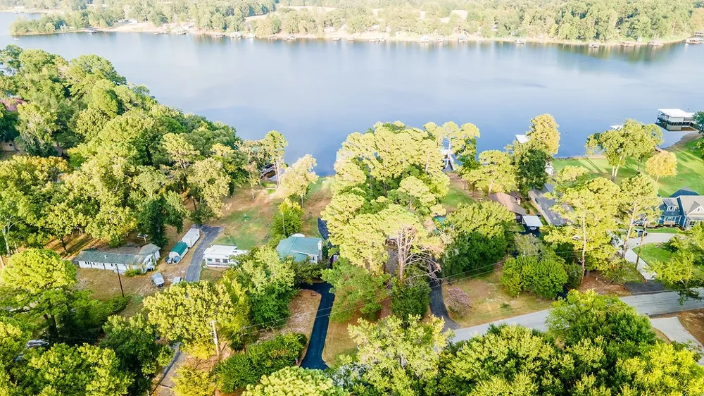 586 County Road 2298 Mineola, TX 75773