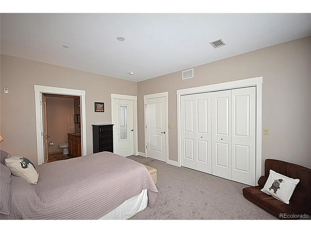7220 W Bonfils Lane #319 Lakewood, CO 80226