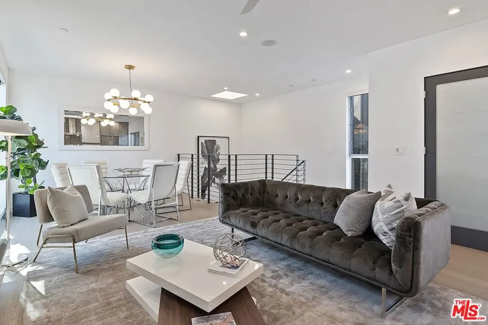 7190 Formosa Fusion Court Los Angeles, CA 90046
