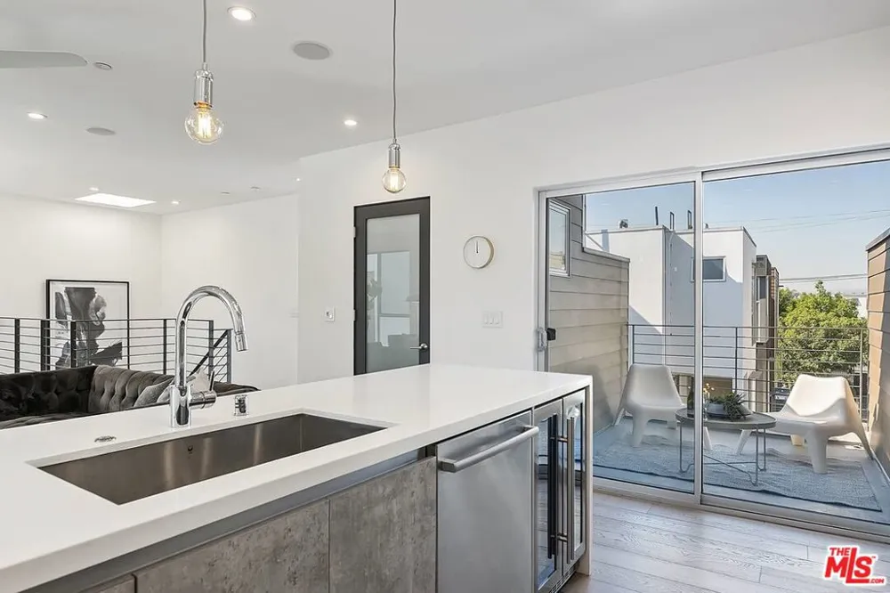 7190 Formosa Fusion Court Los Angeles, CA 90046