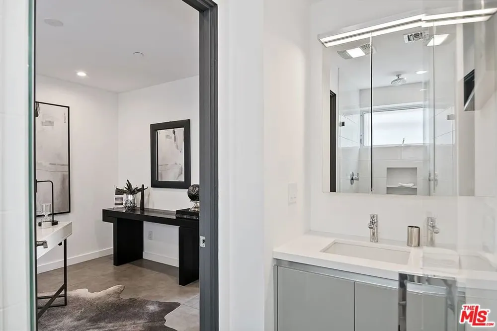 7190 Formosa Fusion Court Los Angeles, CA 90046