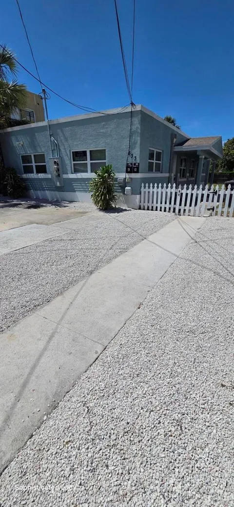 633 11TH STREET