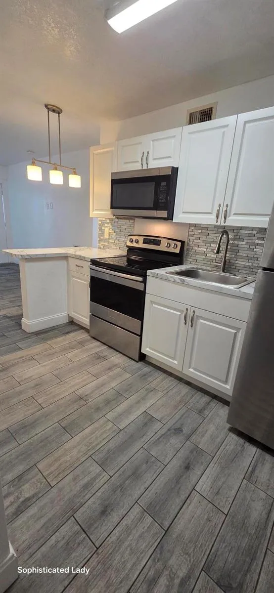 633 11TH STREET West Palm Beach, FL 33401