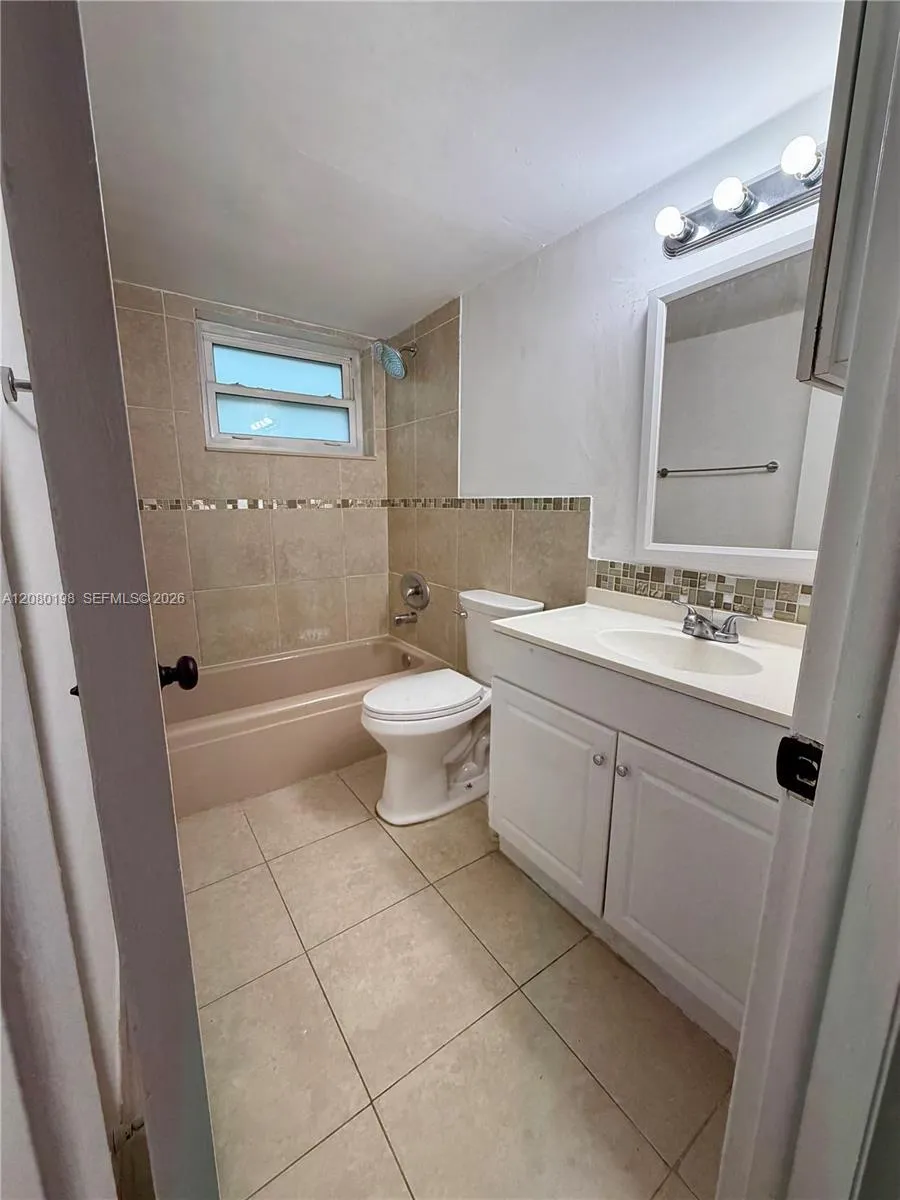 1101 NE 191st St #H101 Miami, FL 33179