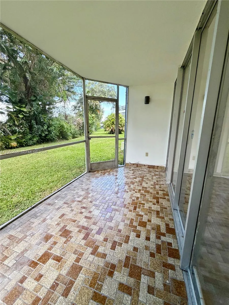 1101 NE 191st St #H101 Miami, FL 33179