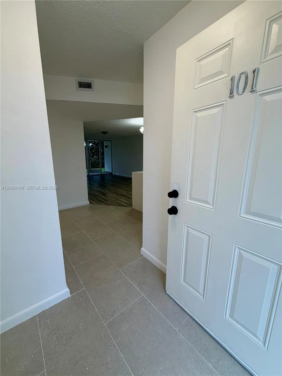 1101 NE 191st St #H101 Miami, FL 33179