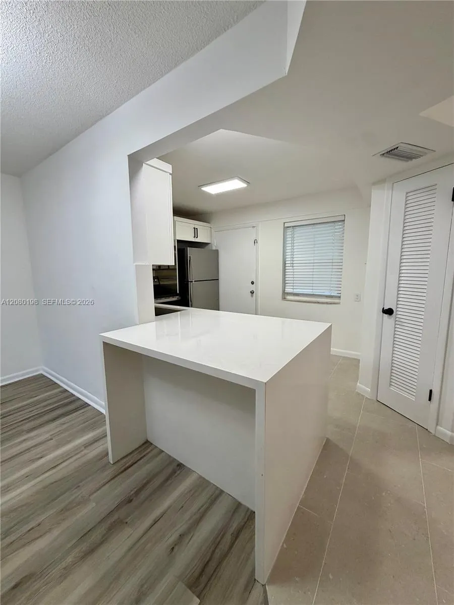 1101 NE 191st St #H101 Miami, FL 33179