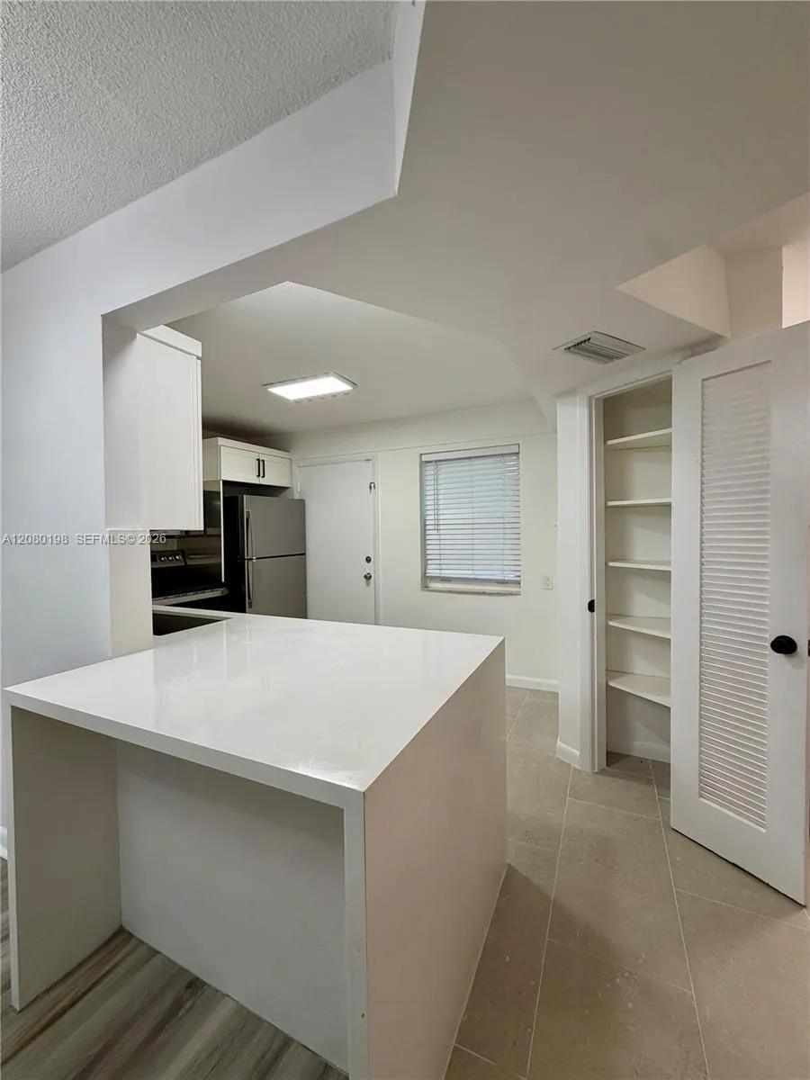 1101 NE 191st St #H101 Miami, FL 33179