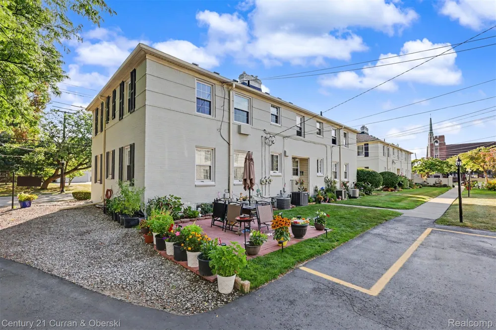 726 S Military Street Dearborn City, MI 48124