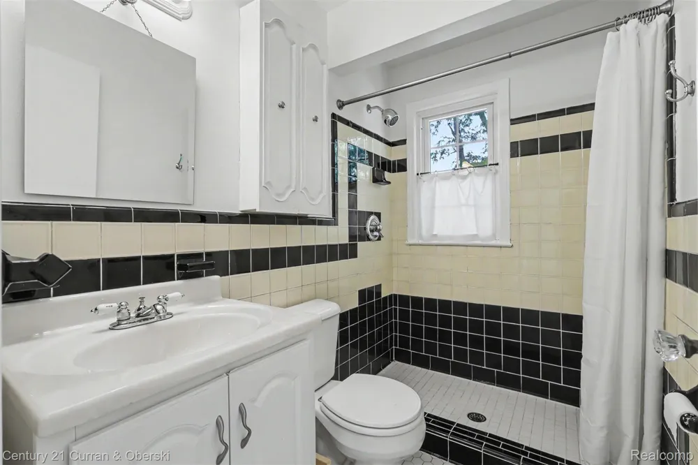 726 S Military Street Dearborn City, MI 48124