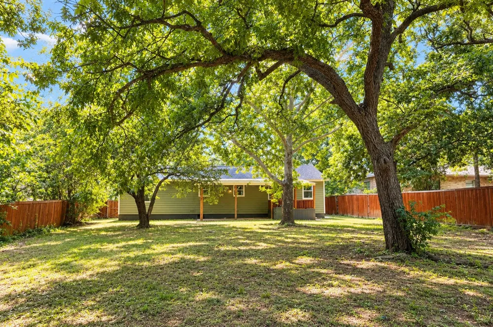 1215 S Vaden Street Sherman, TX 75090