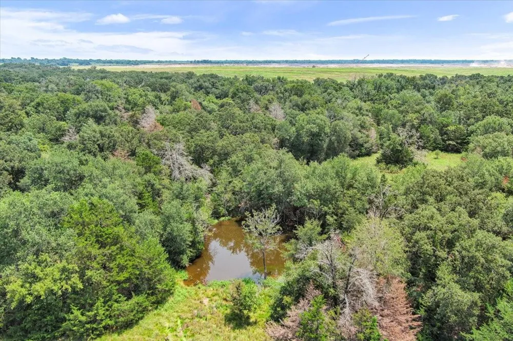 Lcr 732 Thornton, TX 76687