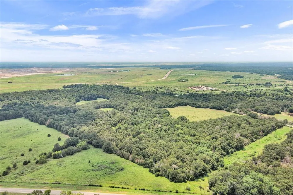 Lcr 732 Thornton, TX 76687