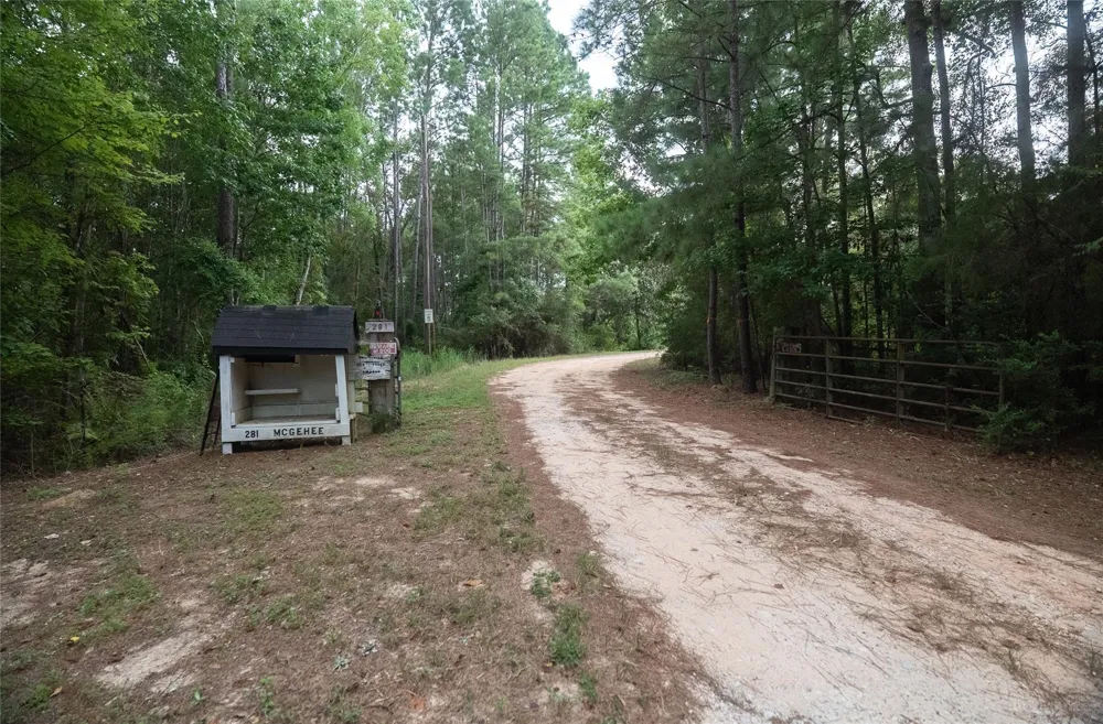 281 Mcgehee Road Willis, TX 77378