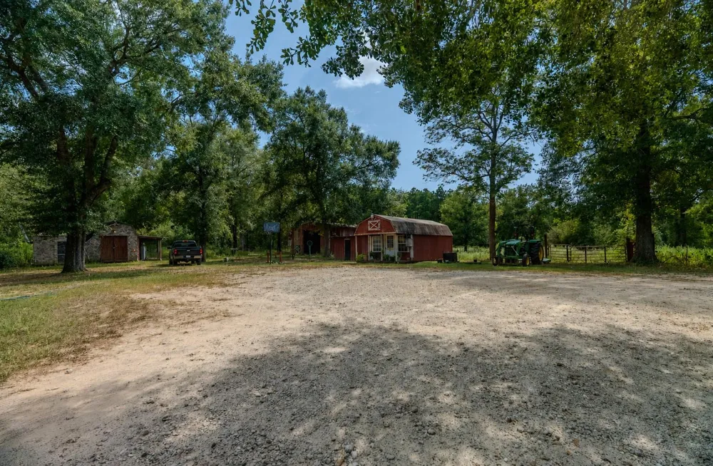 281 Mcgehee Road Willis, TX 77378
