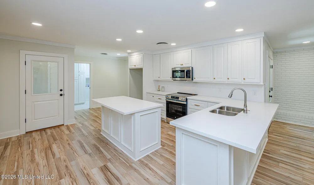 1209 Laurelwood Drive Clinton, MS 39056