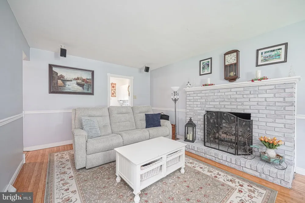 28 SPRINGLANE DRIVE Blackwood, NJ 08012