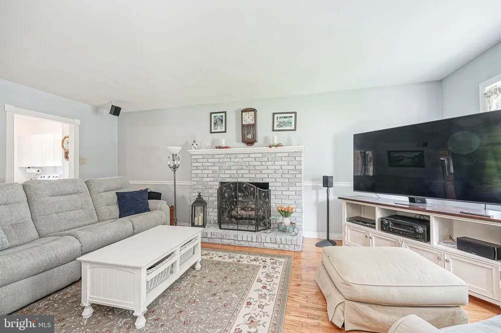 28 SPRINGLANE DRIVE Blackwood, NJ 08012