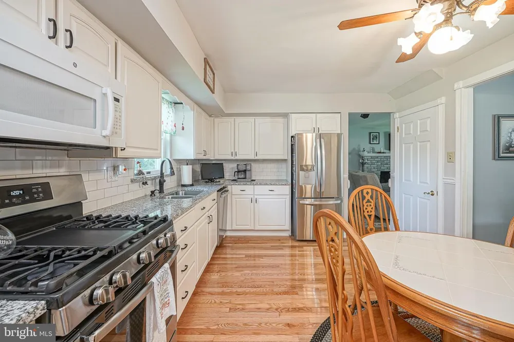 28 SPRINGLANE DRIVE Blackwood, NJ 08012