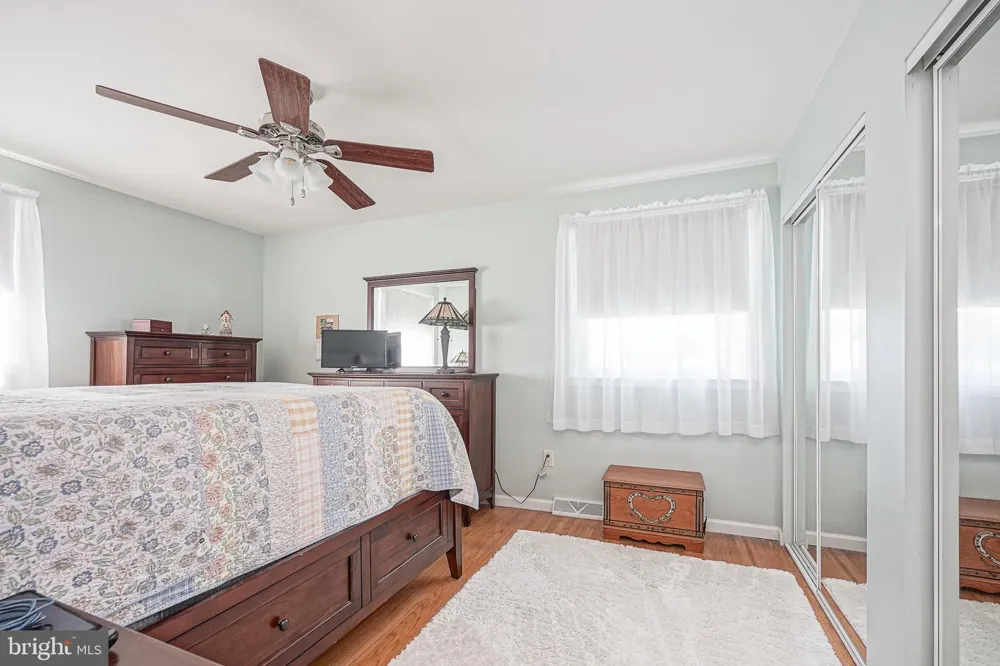 28 SPRINGLANE DRIVE Blackwood, NJ 08012