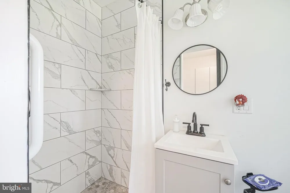 28 SPRINGLANE DRIVE Blackwood, NJ 08012